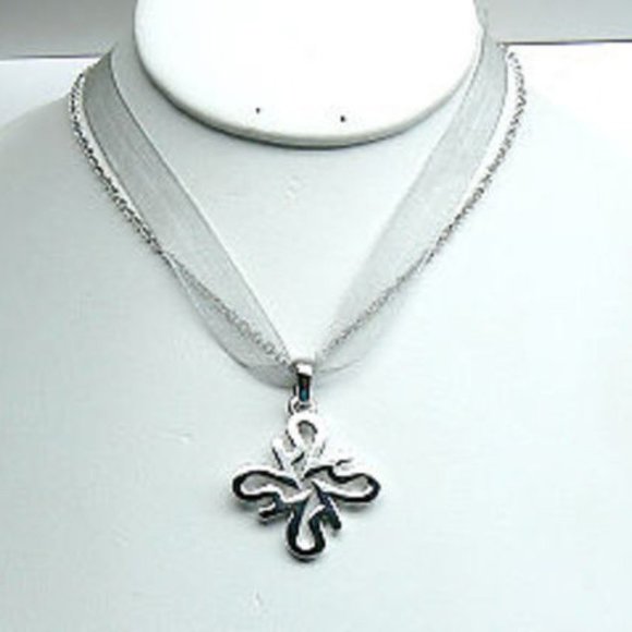 VERA WANG Logo  SIGNATURE STAR Silver Necklace 18" - Picture 2 of 5